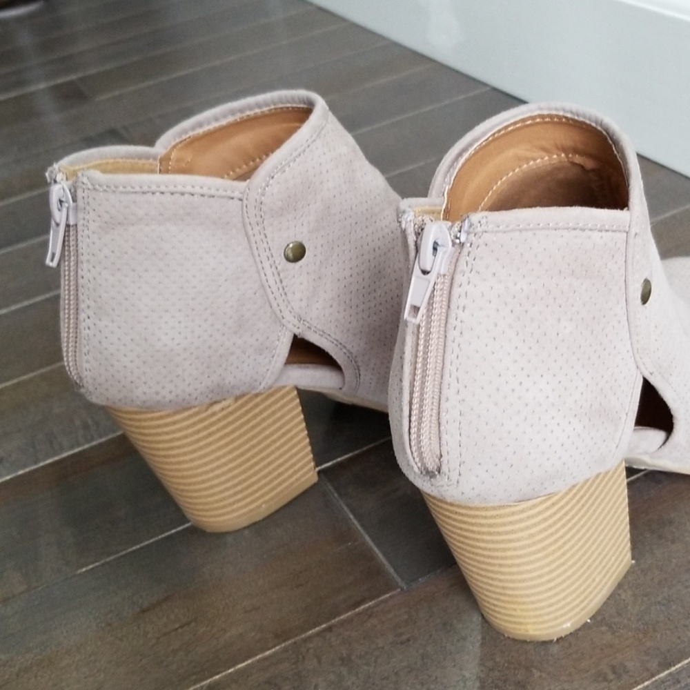 Qupid Booties - Picture 3 of 4